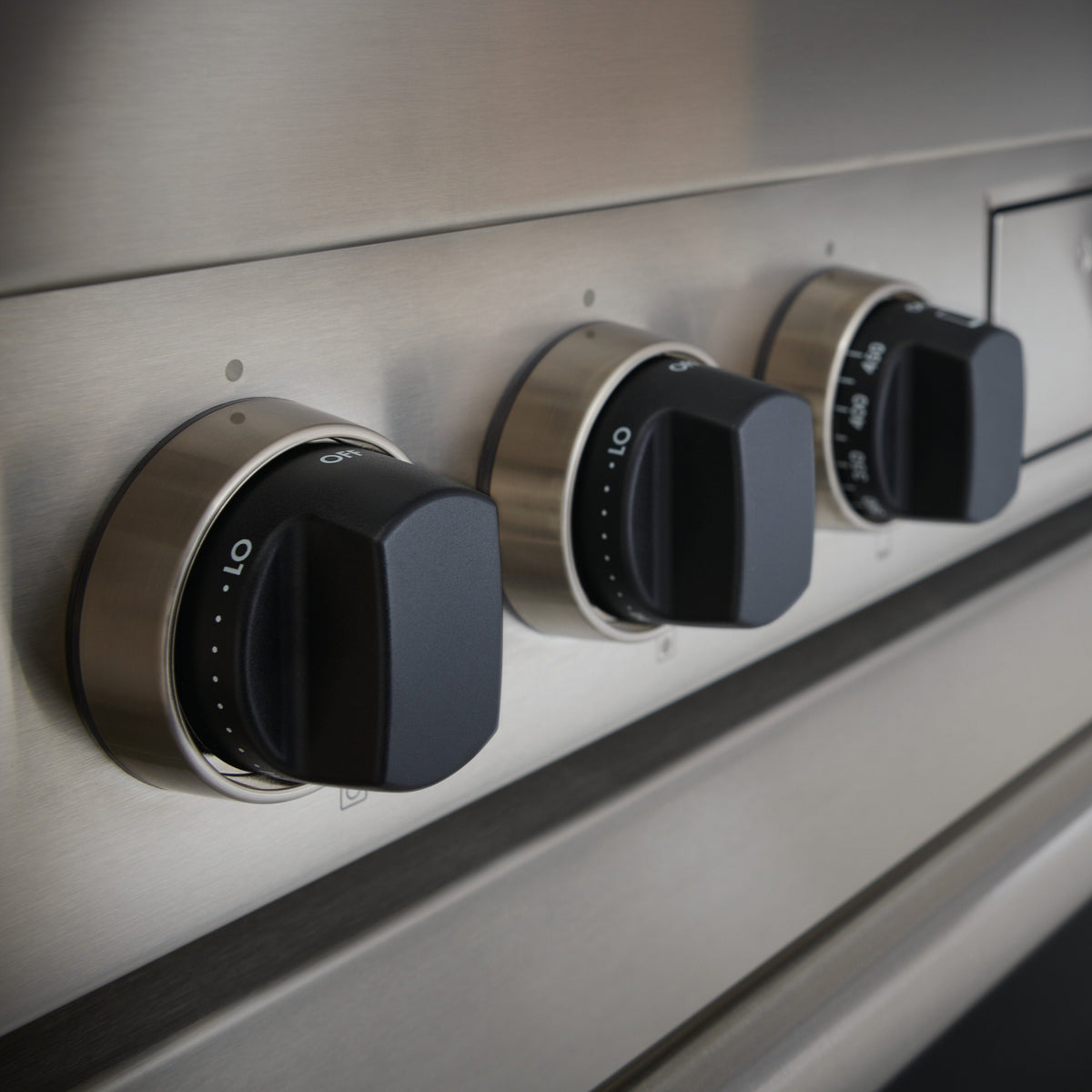 WOLF - 36&quot; Dual Fuel oven - 4 Burners and Infrared Char broiler (DF36450C/S/P)